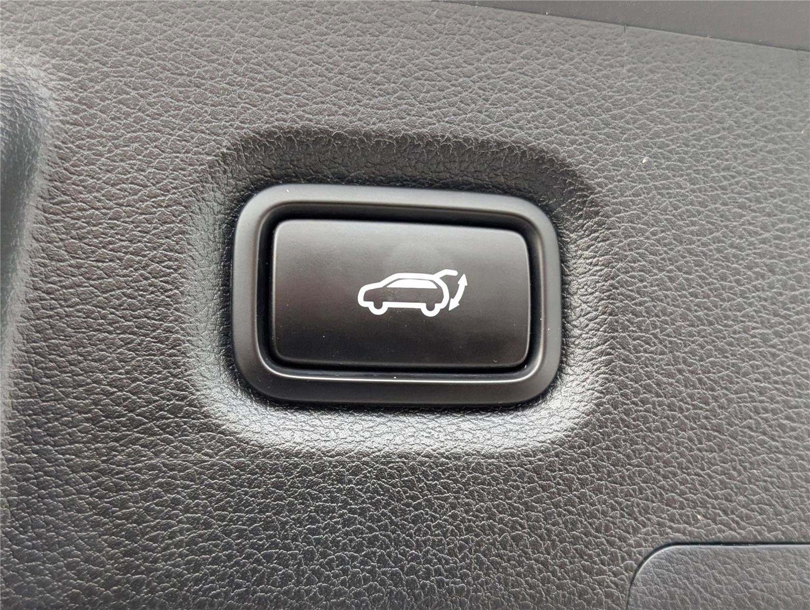 Used 2020 Hyundai Santa Fe Limited image 14