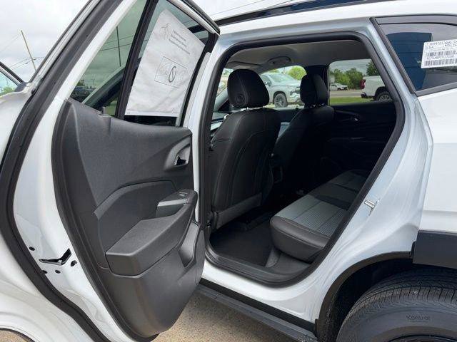 New 2026 Chevrolet Trax LT w/ Driver Confidence Package FWD image 6