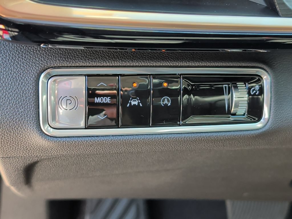 Used 2024 Buick Envision Avenir AWD/4WD image 14