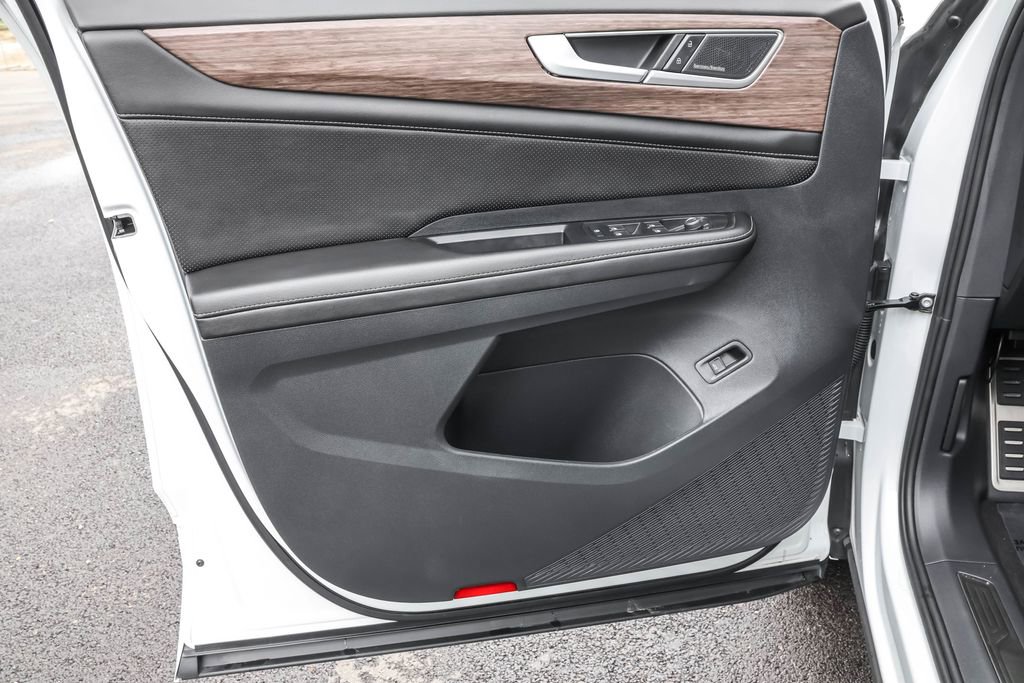 Used 2024 Volkswagen Atlas SEL Premium R-Line image 29