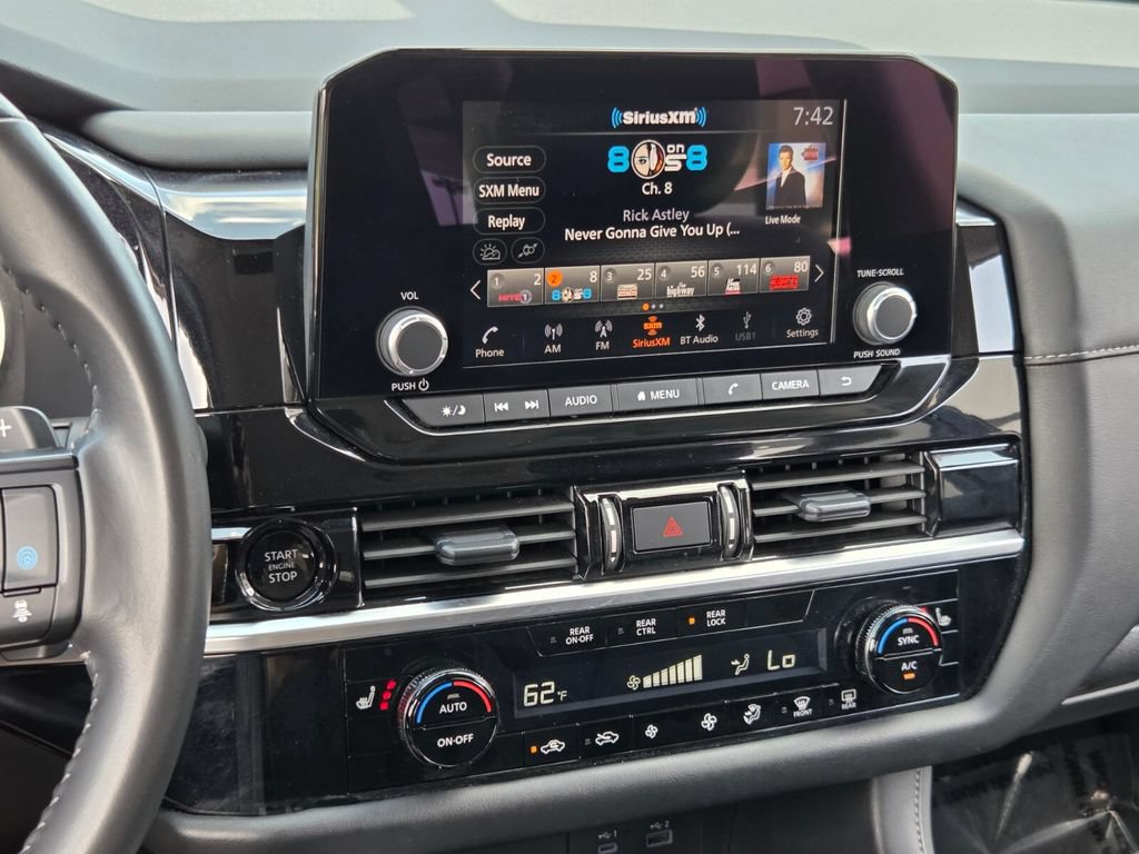 Used 2025 Nissan Pathfinder SV AWD/4WD image 22