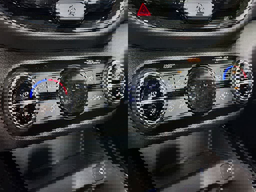 Used 2025 Kia Soul EX image 17