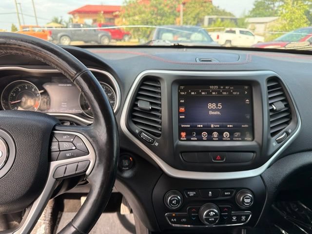 Used 2014 Jeep Cherokee Trailhawk w/ Comfort/Convenience Group AWD/4WD image 12