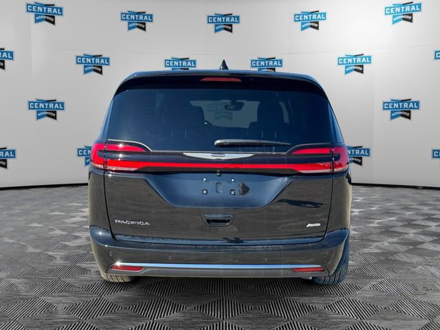 New 2026 Chrysler Pacifica Select image 4