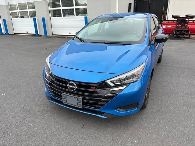 Used 2024 Nissan Versa SR FWD image 20