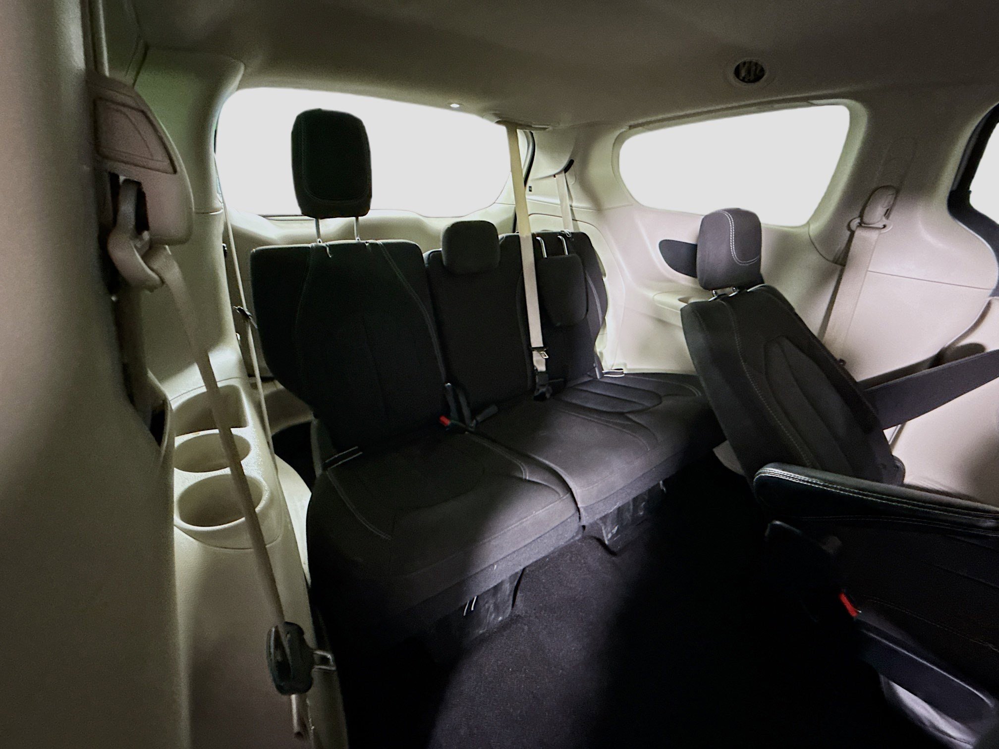 Used 2023 Chrysler Voyager LX FWD image 40