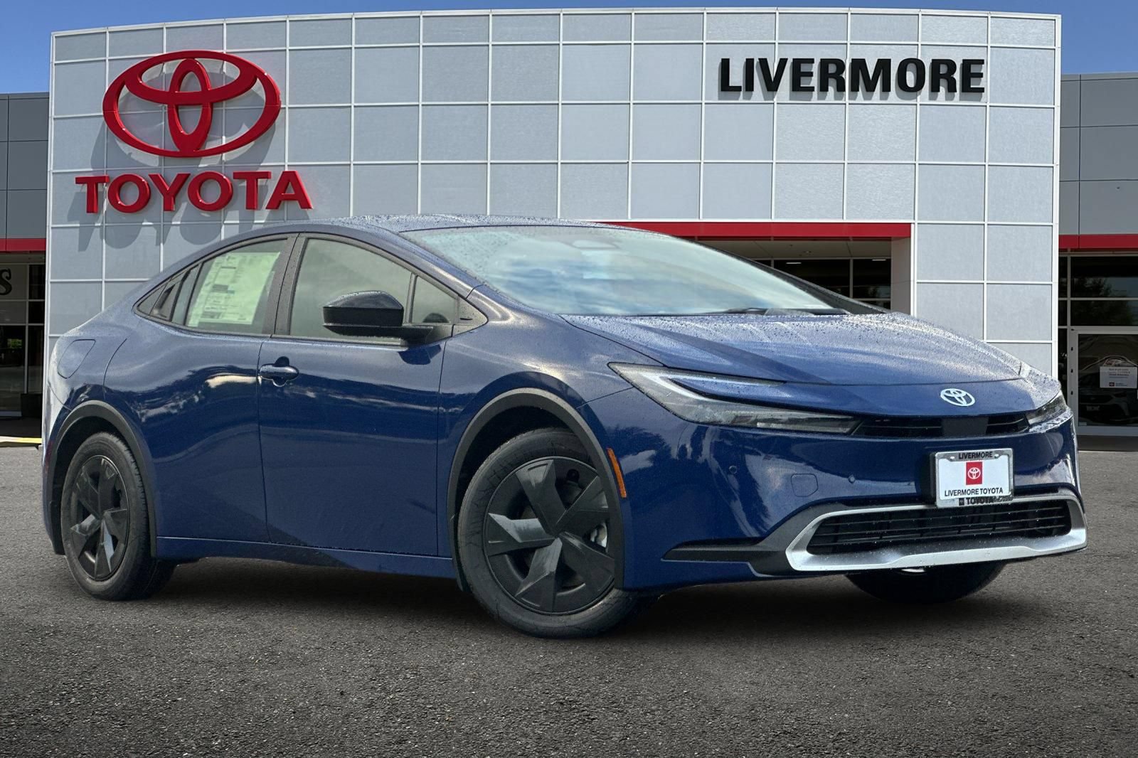 New 2026 Toyota Prius Plug-In Hybrid FWD image 2