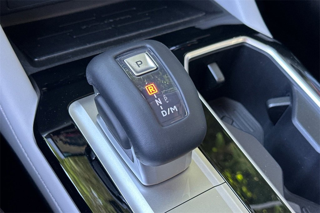 New 2025 Mitsubishi Outlander SE image 21