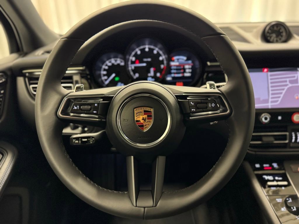 Certified 2026 Porsche Macan AWD/4WD image 13