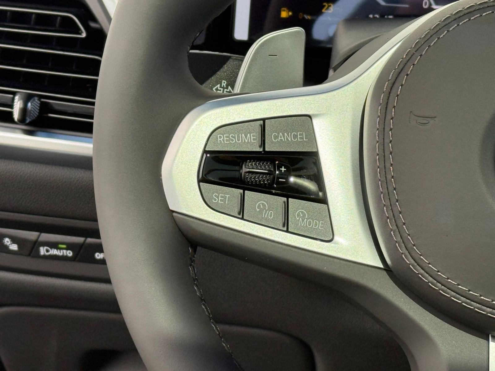 New 2026 BMW X6 xDrive40i w/ Climate Comfort Package image 17