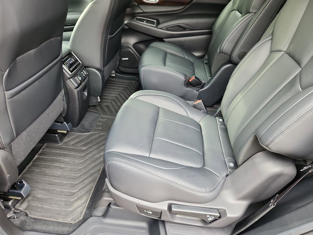 Used 2025 Subaru Ascent Touring w/ Popular Package #2 image 8