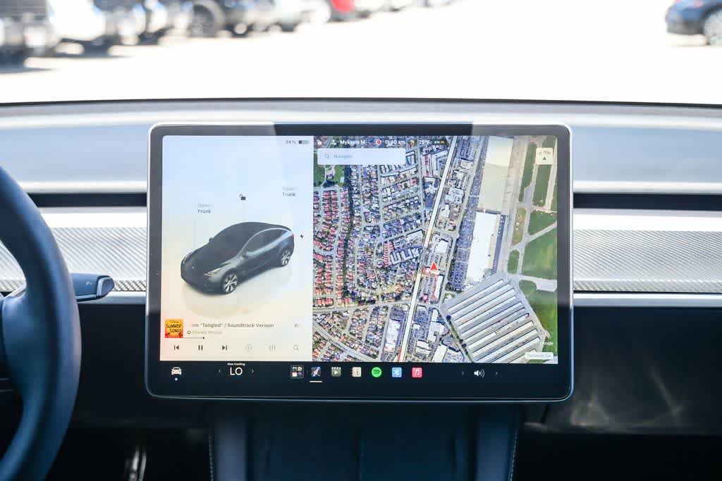 Used 2024 Tesla Model Y 2WD image 13