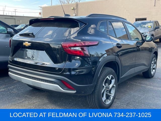 Used 2024 Chevrolet Trax LT w/ Driver Confidence Package image 3