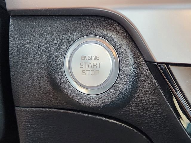 Used 2025 Kia Telluride LX image 15