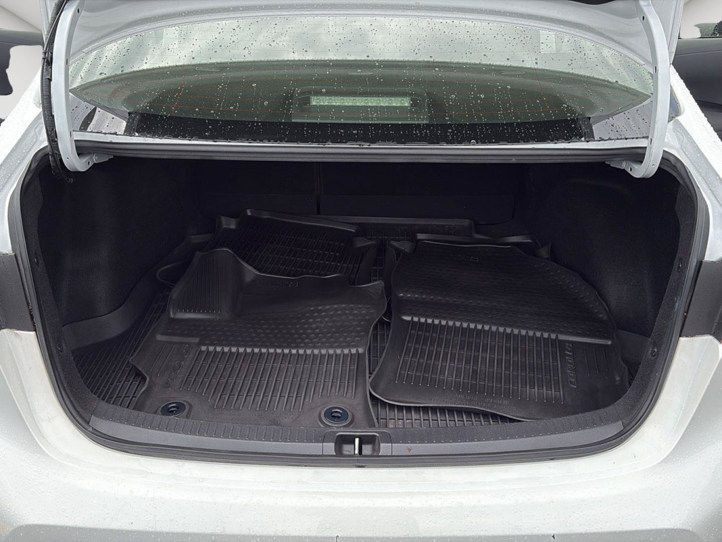 Used 2023 Toyota Corolla LE AWD/4WD image 17