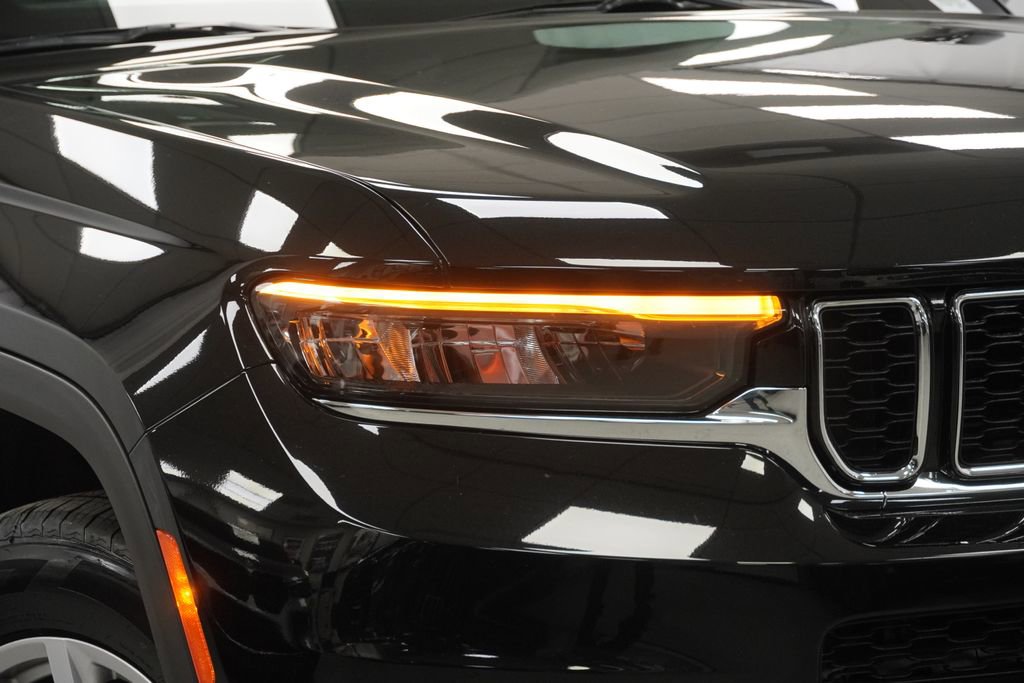 Used 2022 Jeep Grand Cherokee L Limited image 7