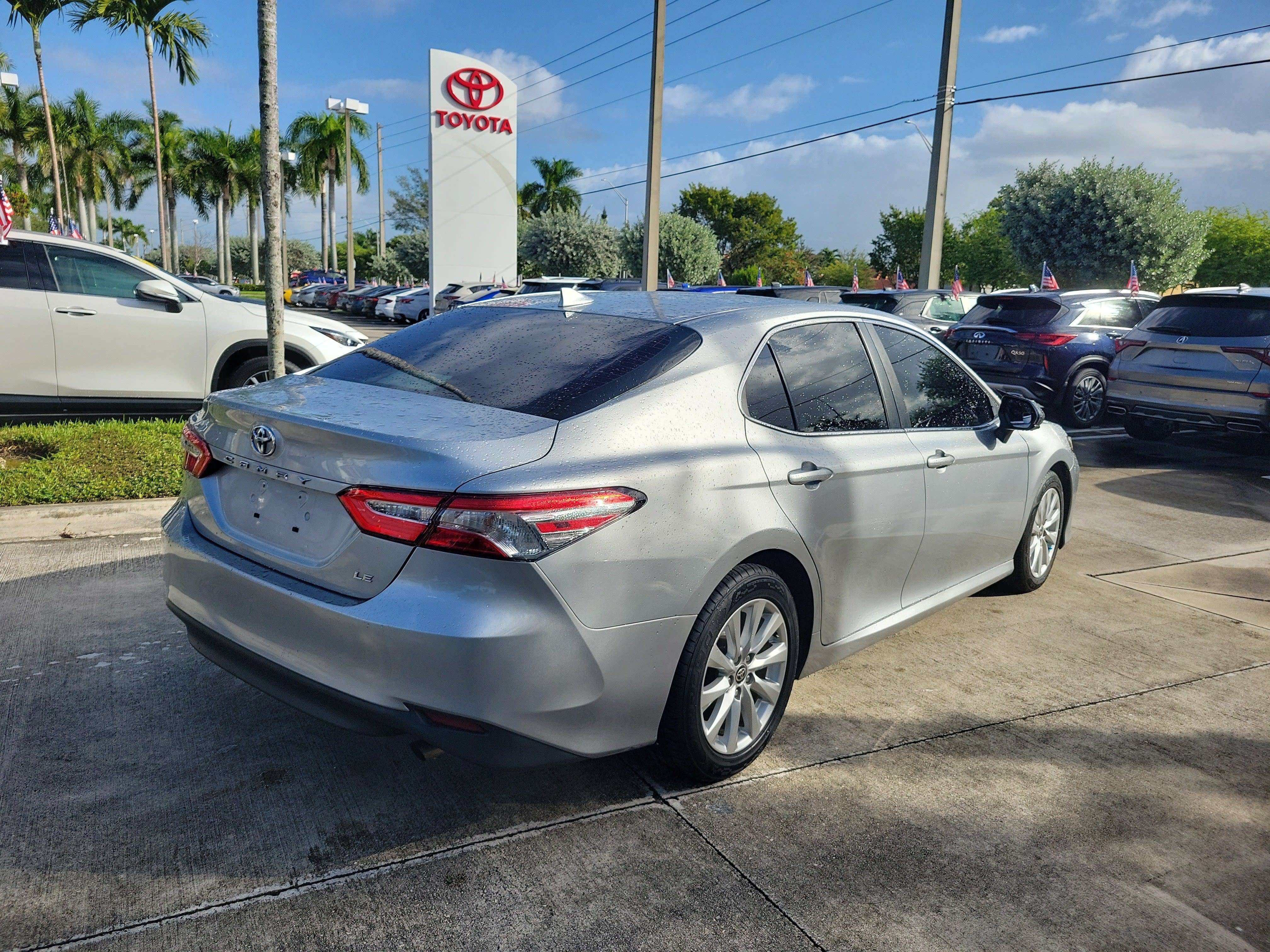 Used 2020 Toyota Camry LE FWD image 7