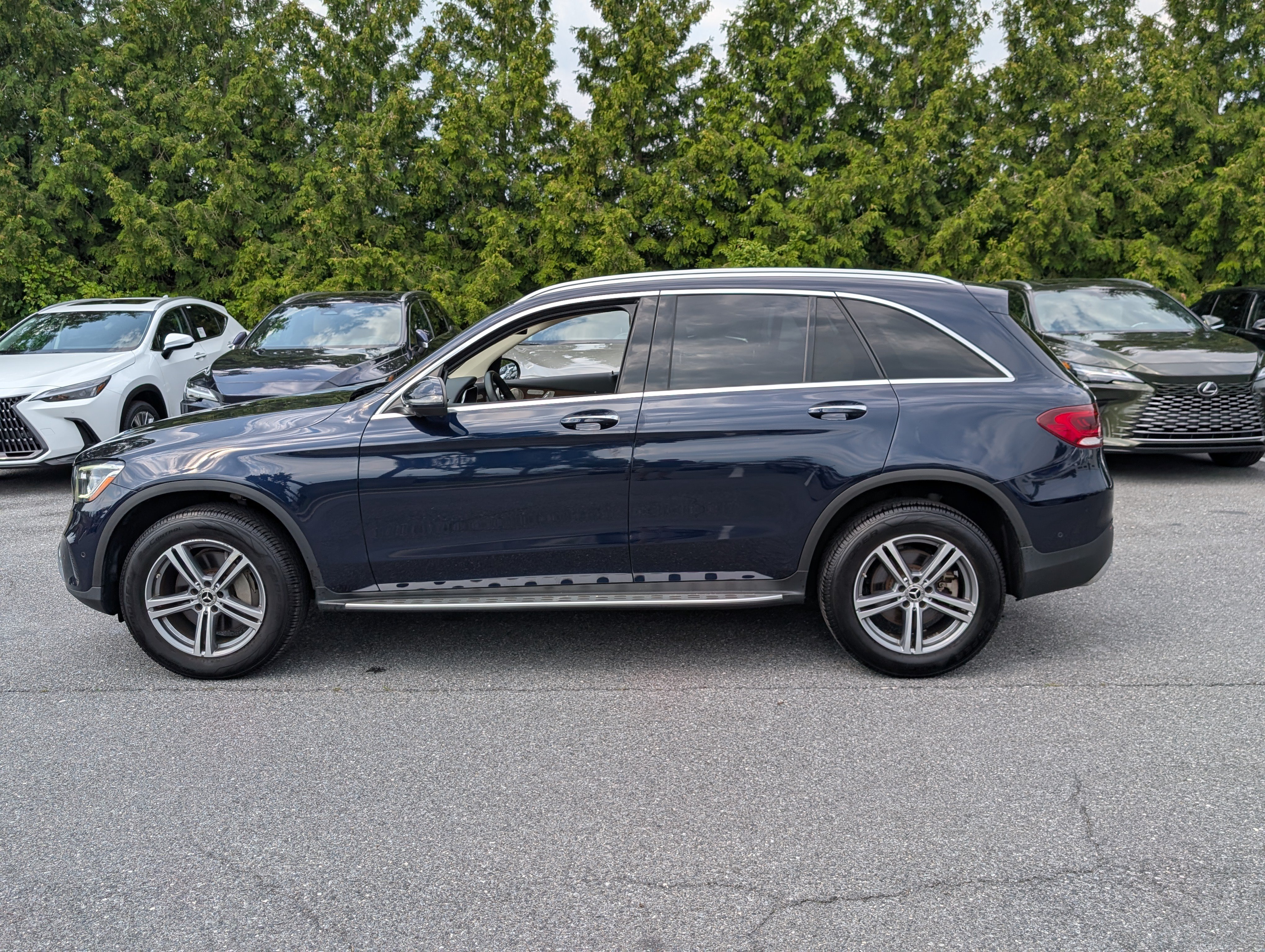 Used 2021 Mercedes-Benz GLC 300 4MATIC image 6