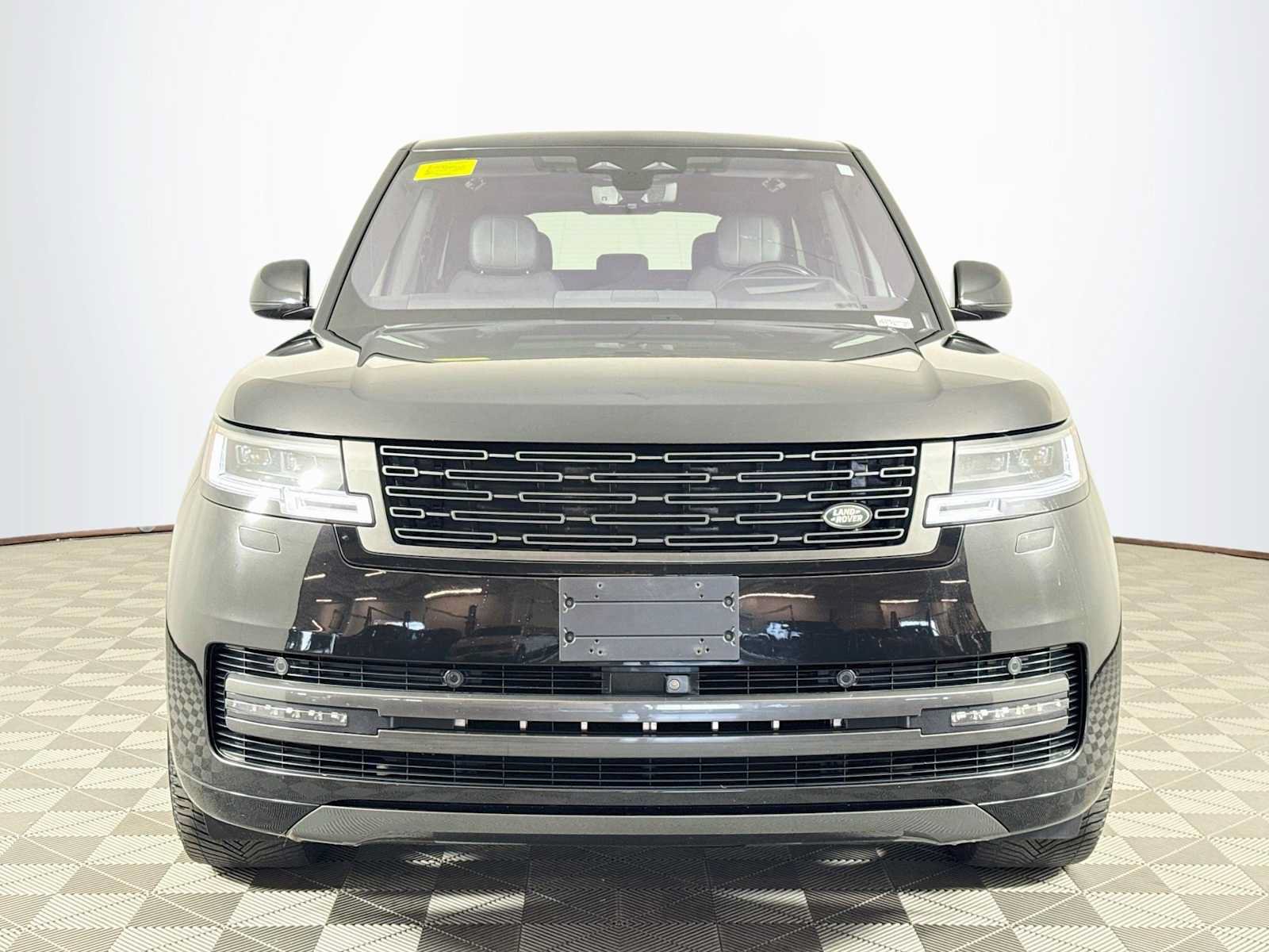 Used 2023 Land Rover Range Rover SE AWD/4WD image 2