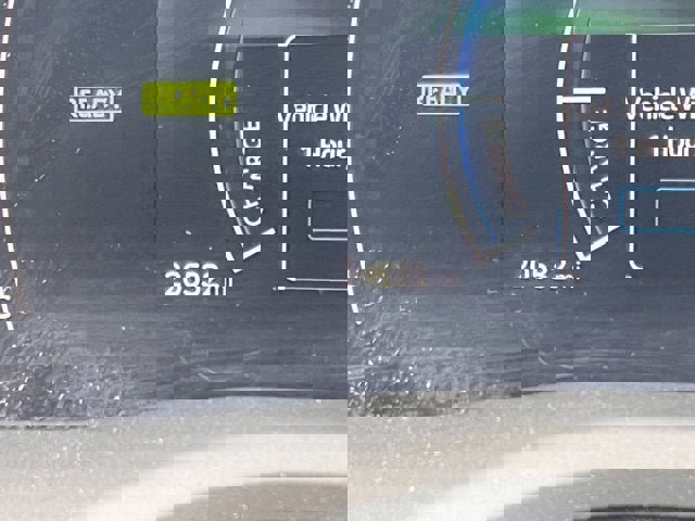 Used 2025 Toyota Camry LE image 5