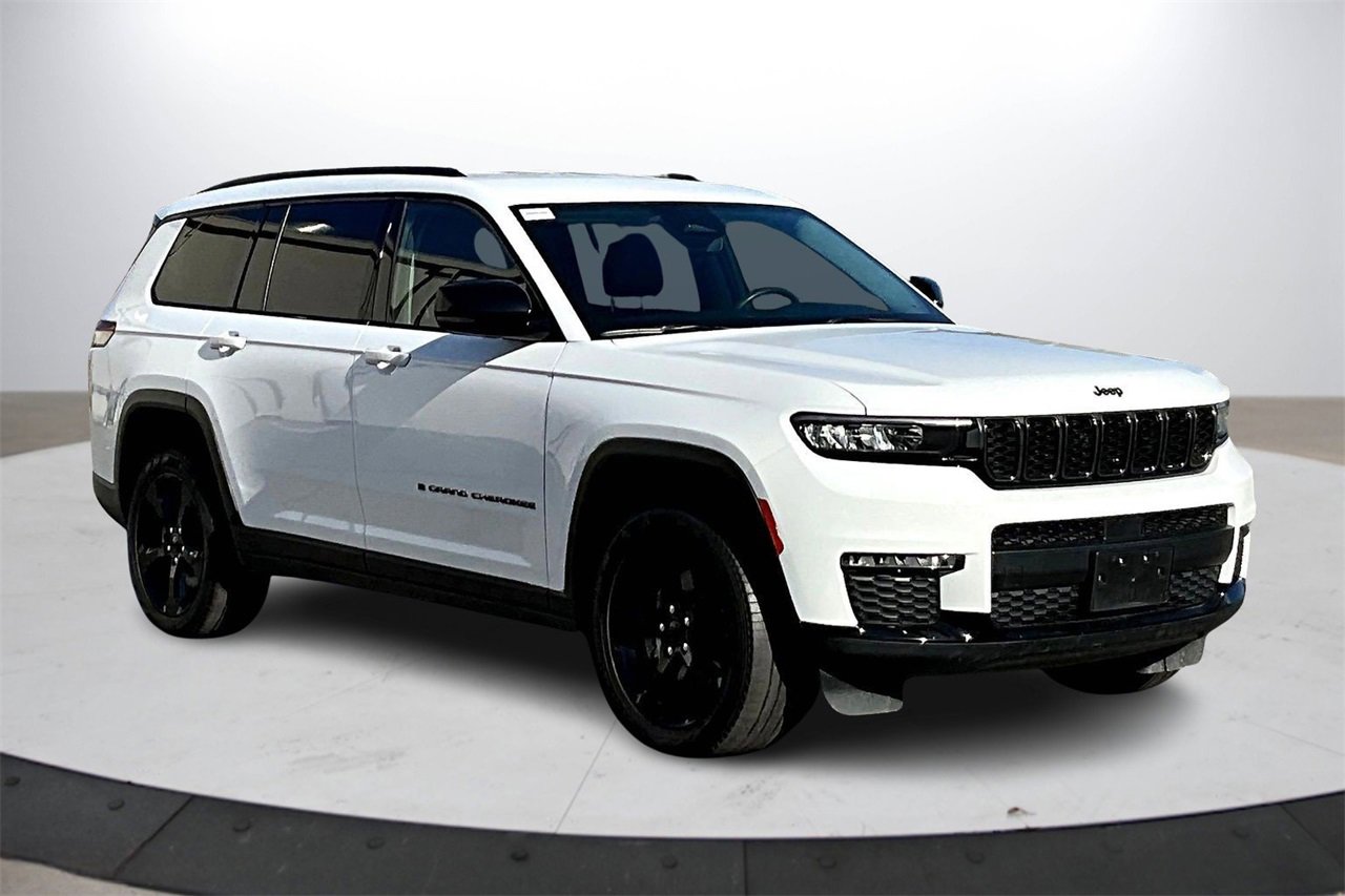 Used 2023 Jeep Grand Cherokee L Limited w/ Black Appearance Package image 2