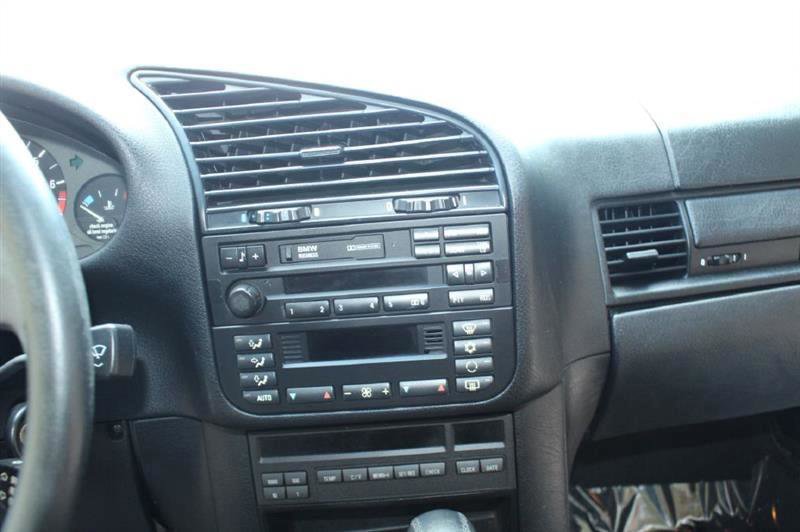 Used 1999 BMW 323i Convertible RWD image 14