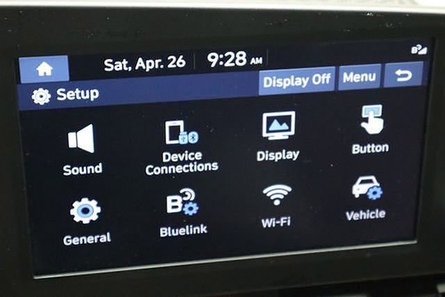 Used 2023 Hyundai Elantra SEL w/ Preferred Accessory Package FWD image 32