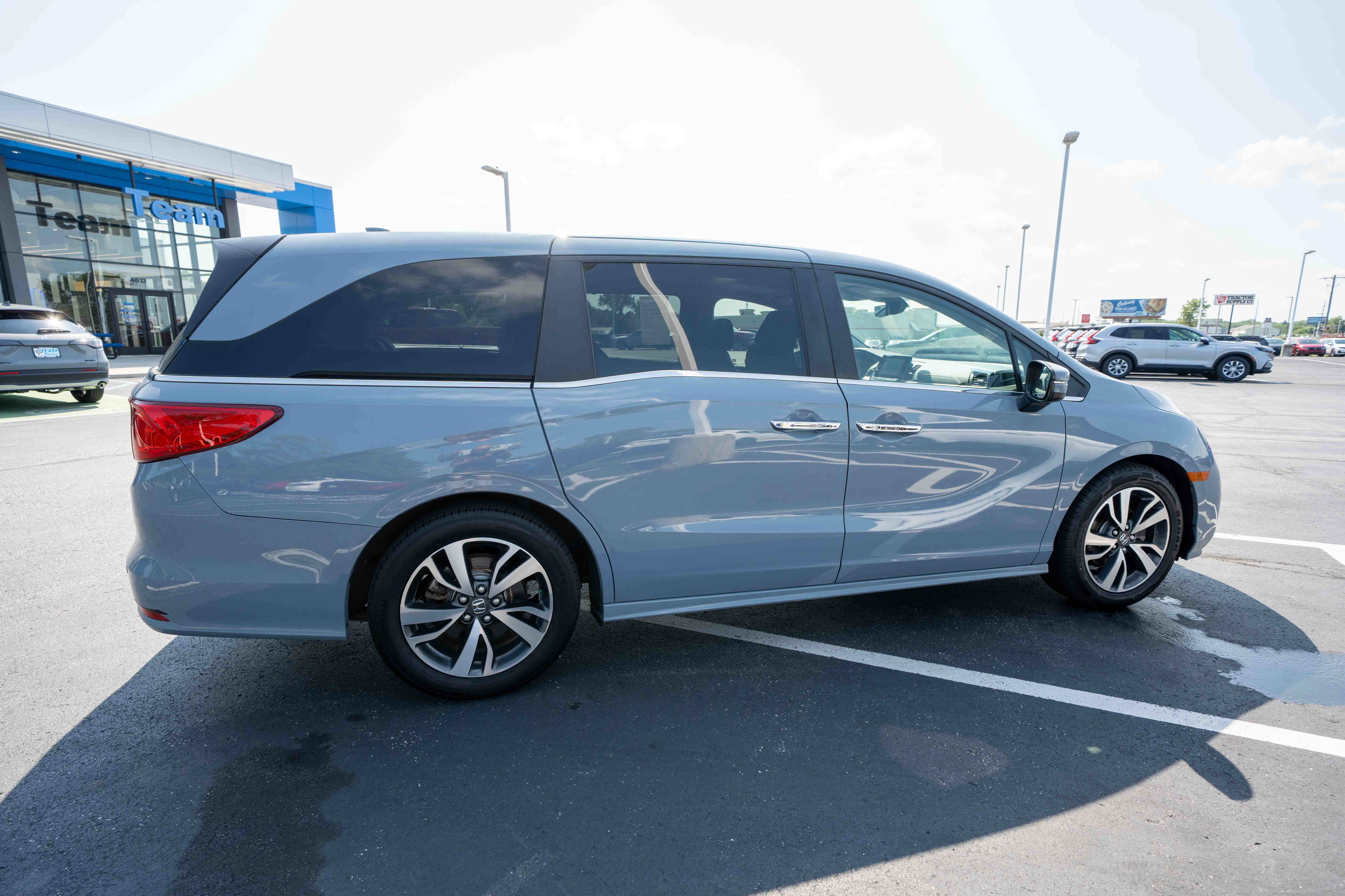 Used 2023 Honda Odyssey Touring image 6