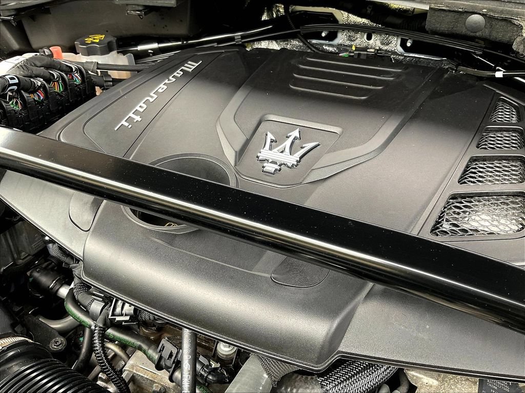 Used 2023 Maserati Grecale Modena AWD/4WD image 31