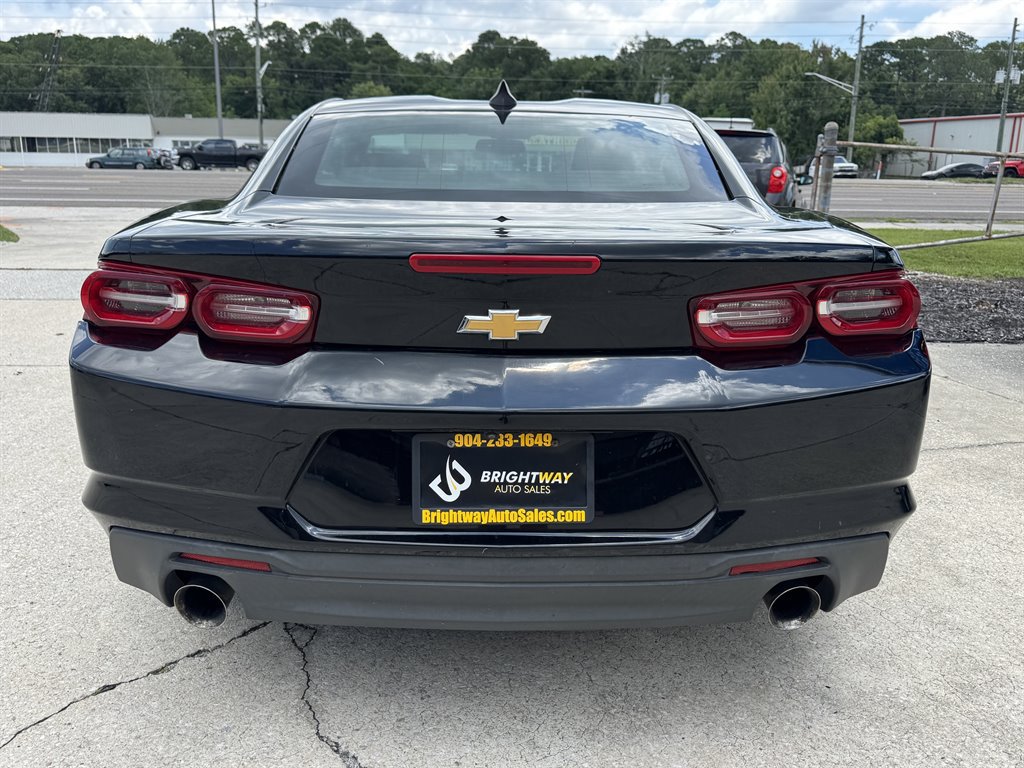 Used 2020 Chevrolet Camaro LT RWD image 6