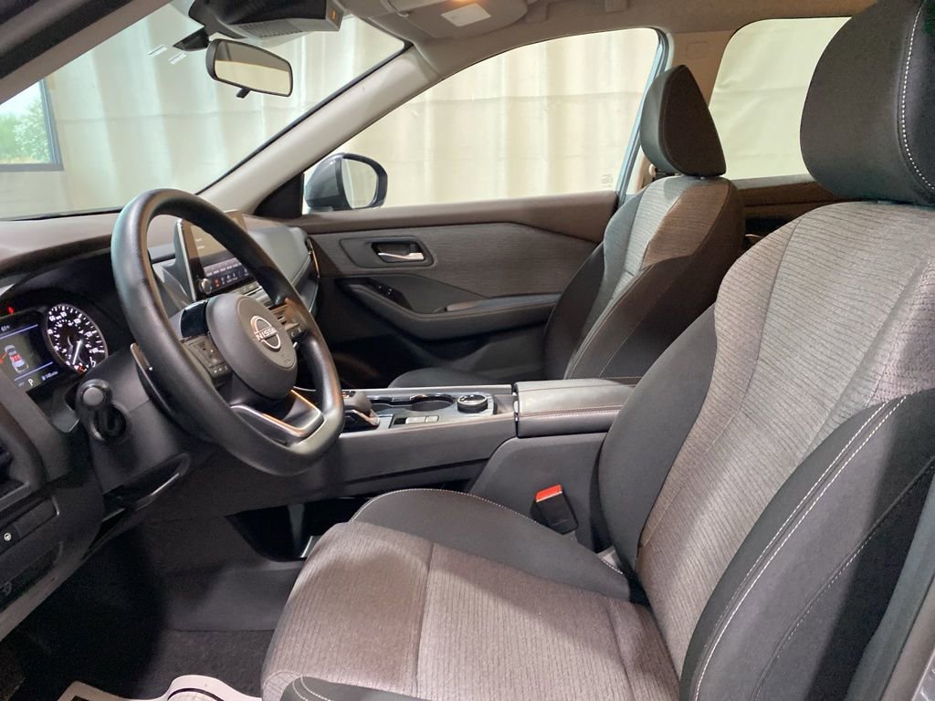 Used 2023 Nissan Rogue SV AWD/4WD image 16
