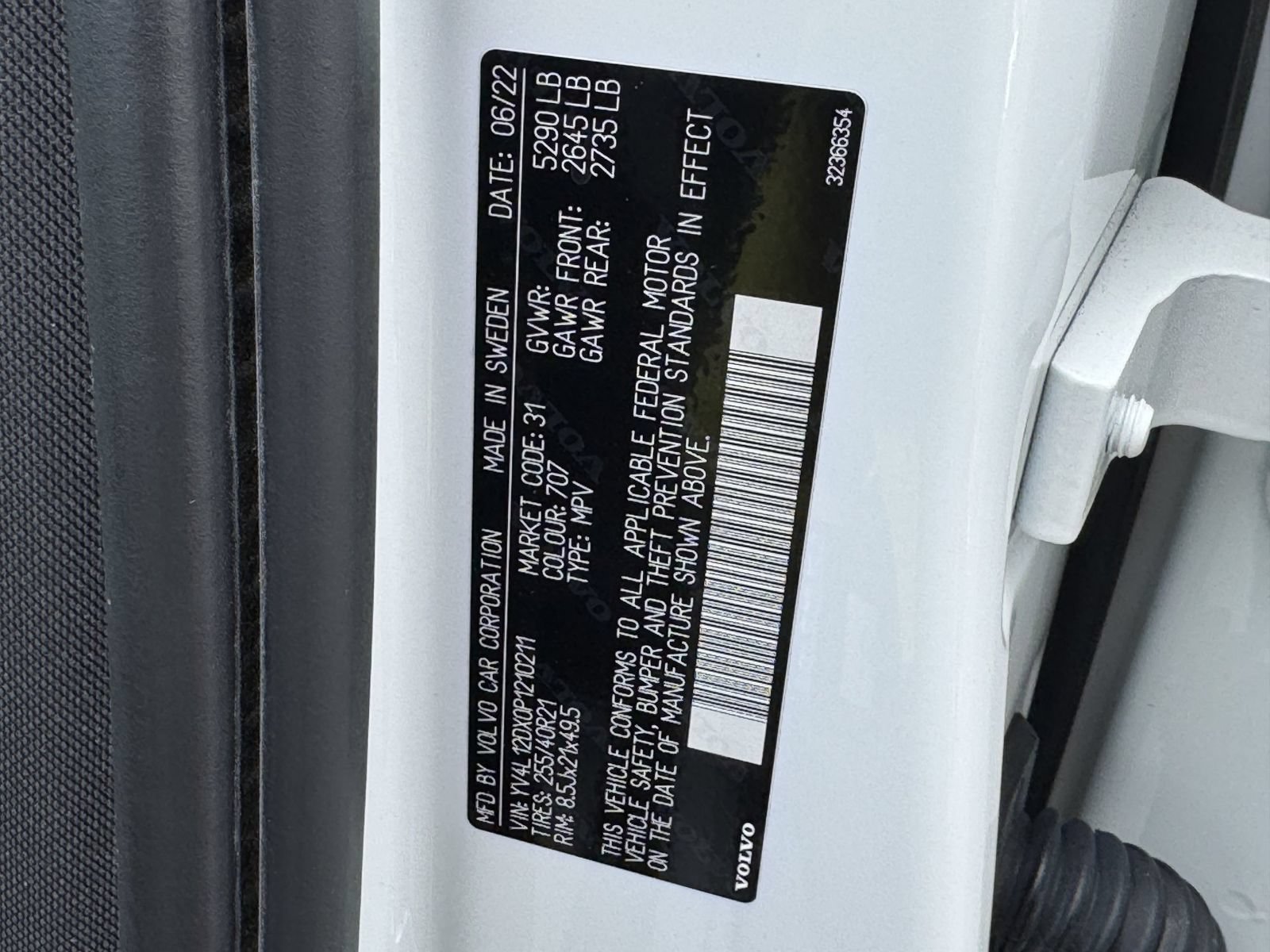 Certified 2023 Volvo XC60 B5 Ultimate w/ Protection Package Premier FWD image 29