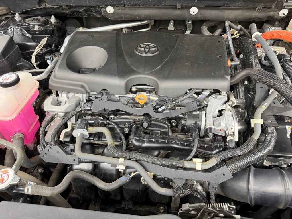 Used 2021 Toyota RAV4 XLE w/ Carpet Mat Package (TMS) AWD/4WD image 40