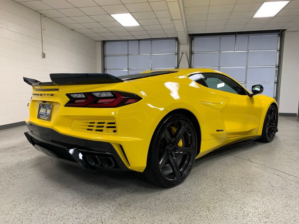Used 2025 Chevrolet Corvette E-Ray AWD/4WD image 8