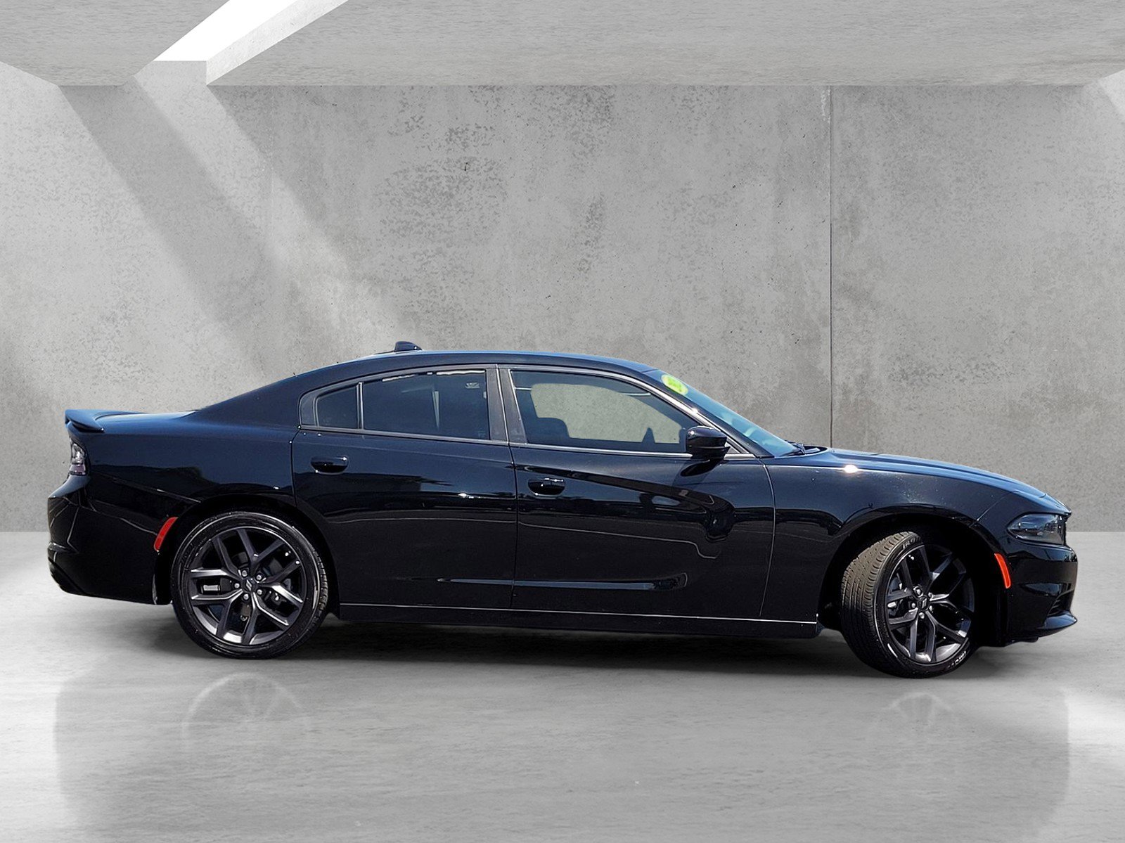 Used 2023 Dodge Charger SXT w/ Blacktop Package RWD image 3
