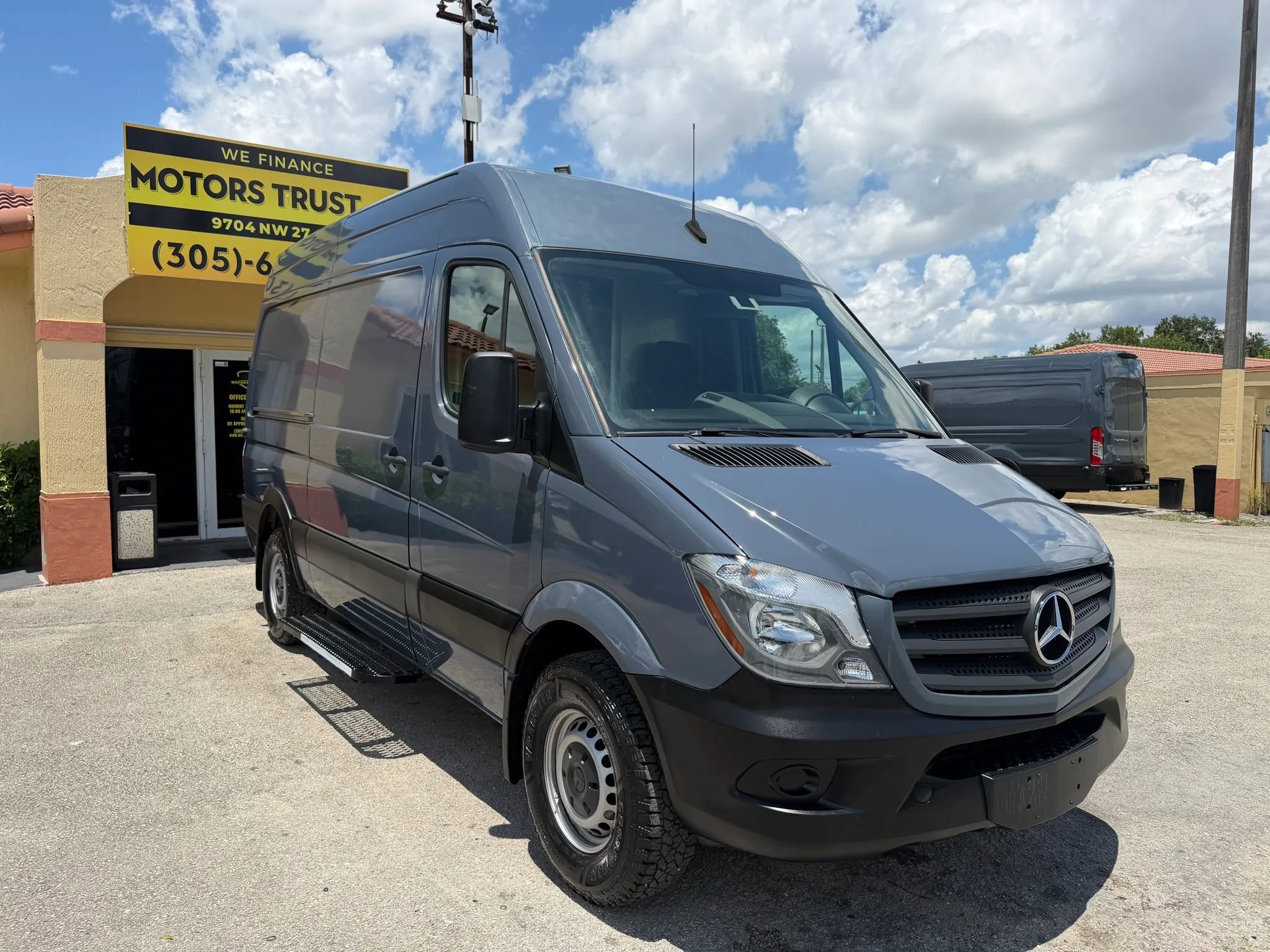 Used 2018 Mercedes-Benz Sprinter 2500 image 10