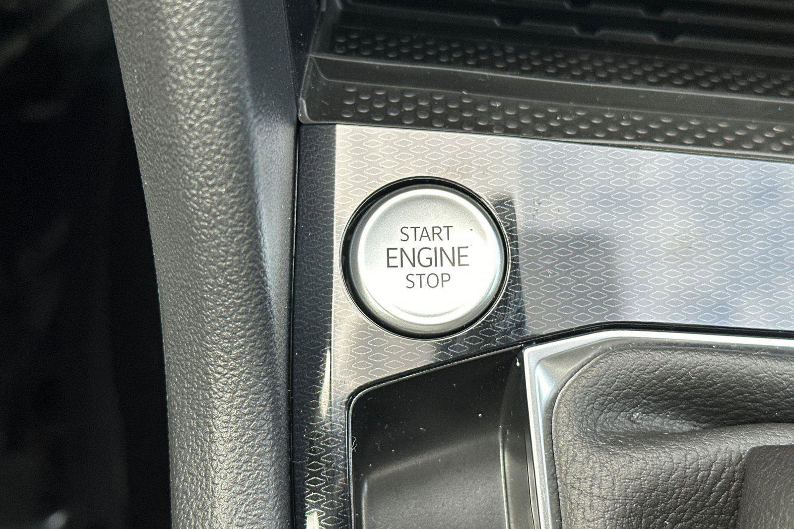 New 2026 Volkswagen Taos SEL image 22