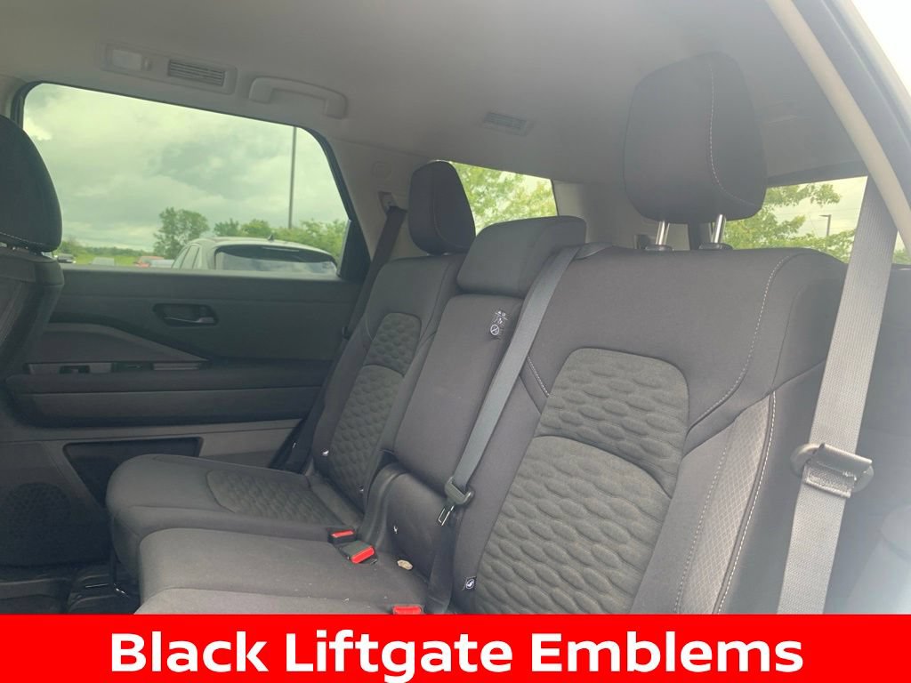 Certified 2025 Nissan Pathfinder SV w/ Black Appearance Package AWD/4WD image 12