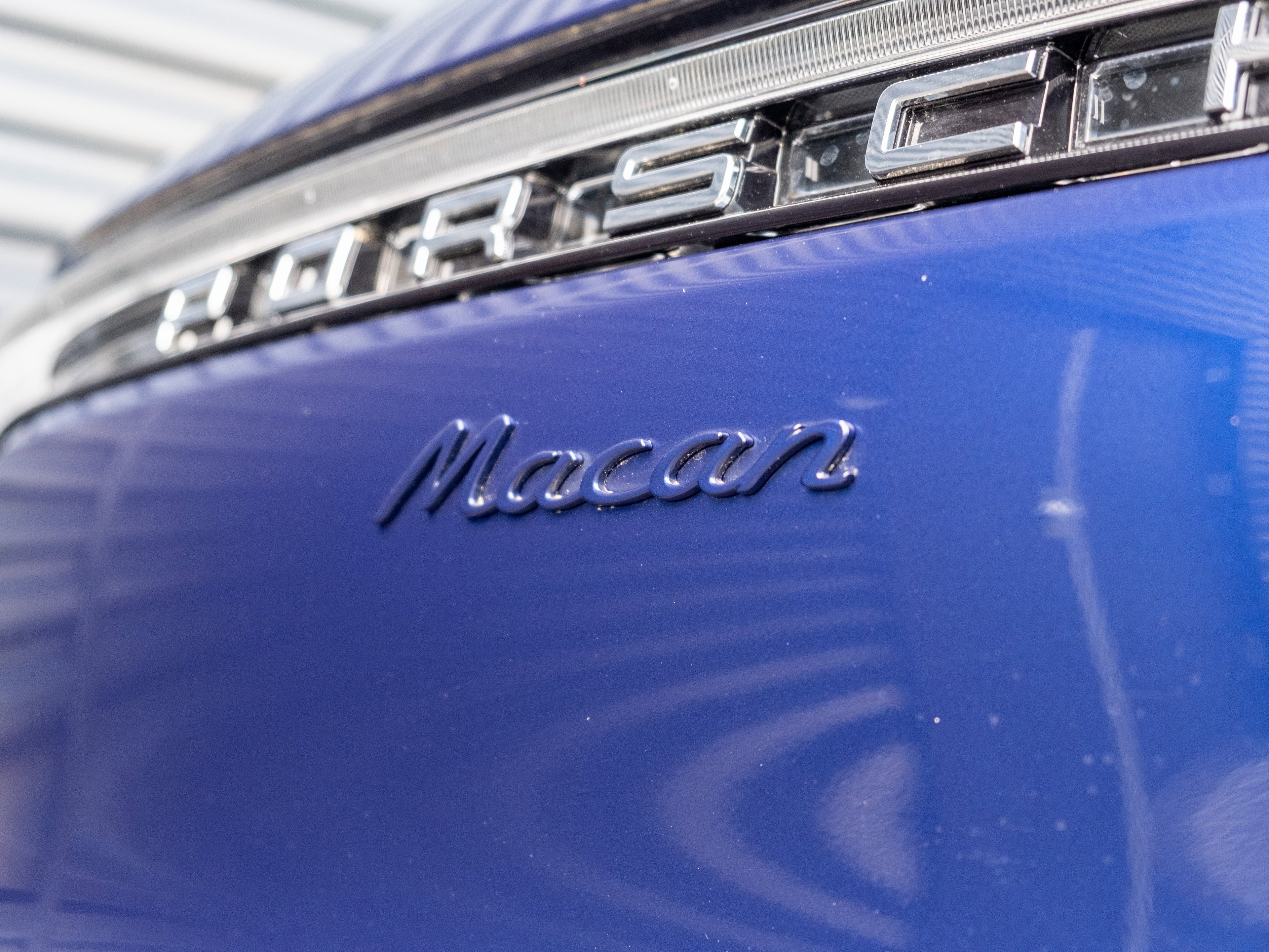 Certified 2025 Porsche Macan image 38