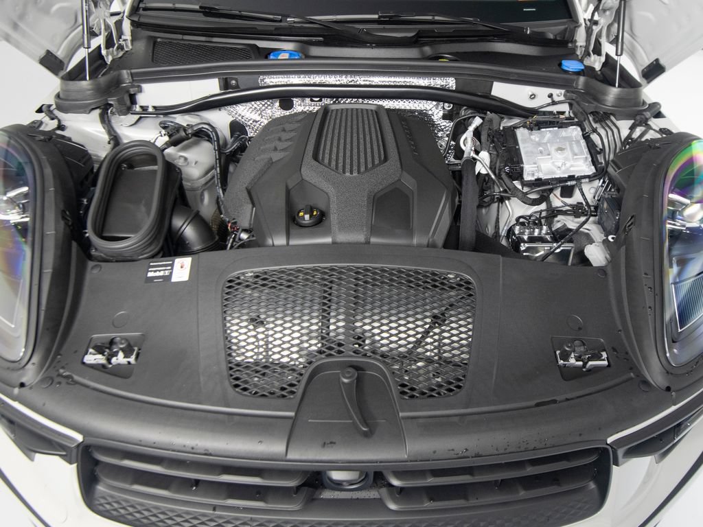 New 2026 Porsche Macan AWD/4WD image 47
