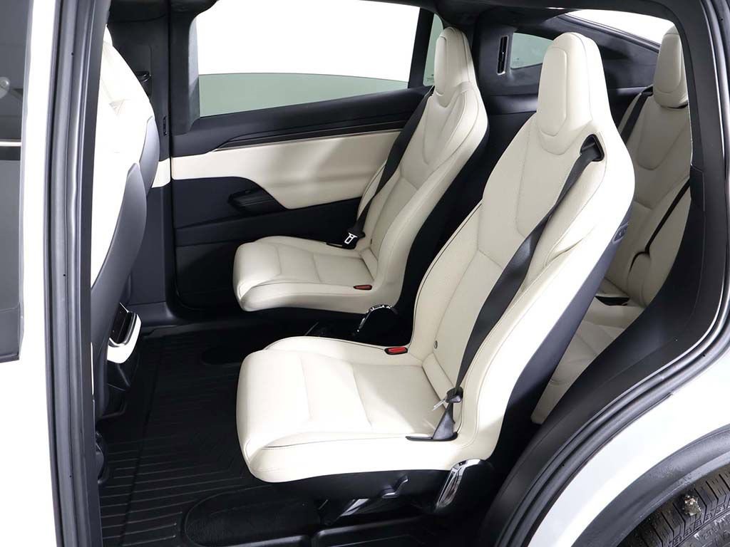 Used 2022 Tesla Model X Plaid image 35