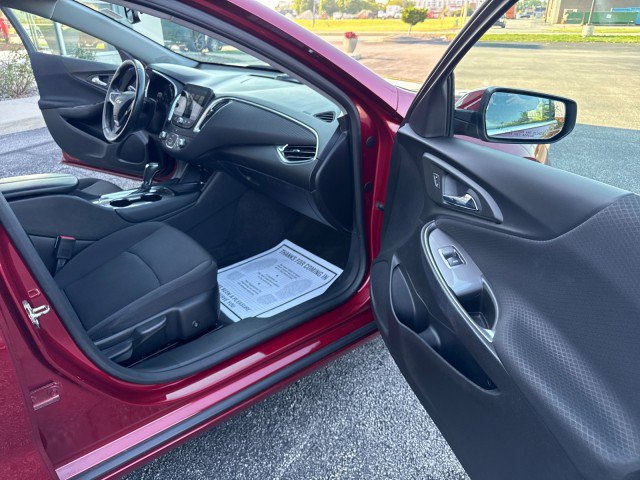Used 2018 Chevrolet Malibu LT FWD image 27