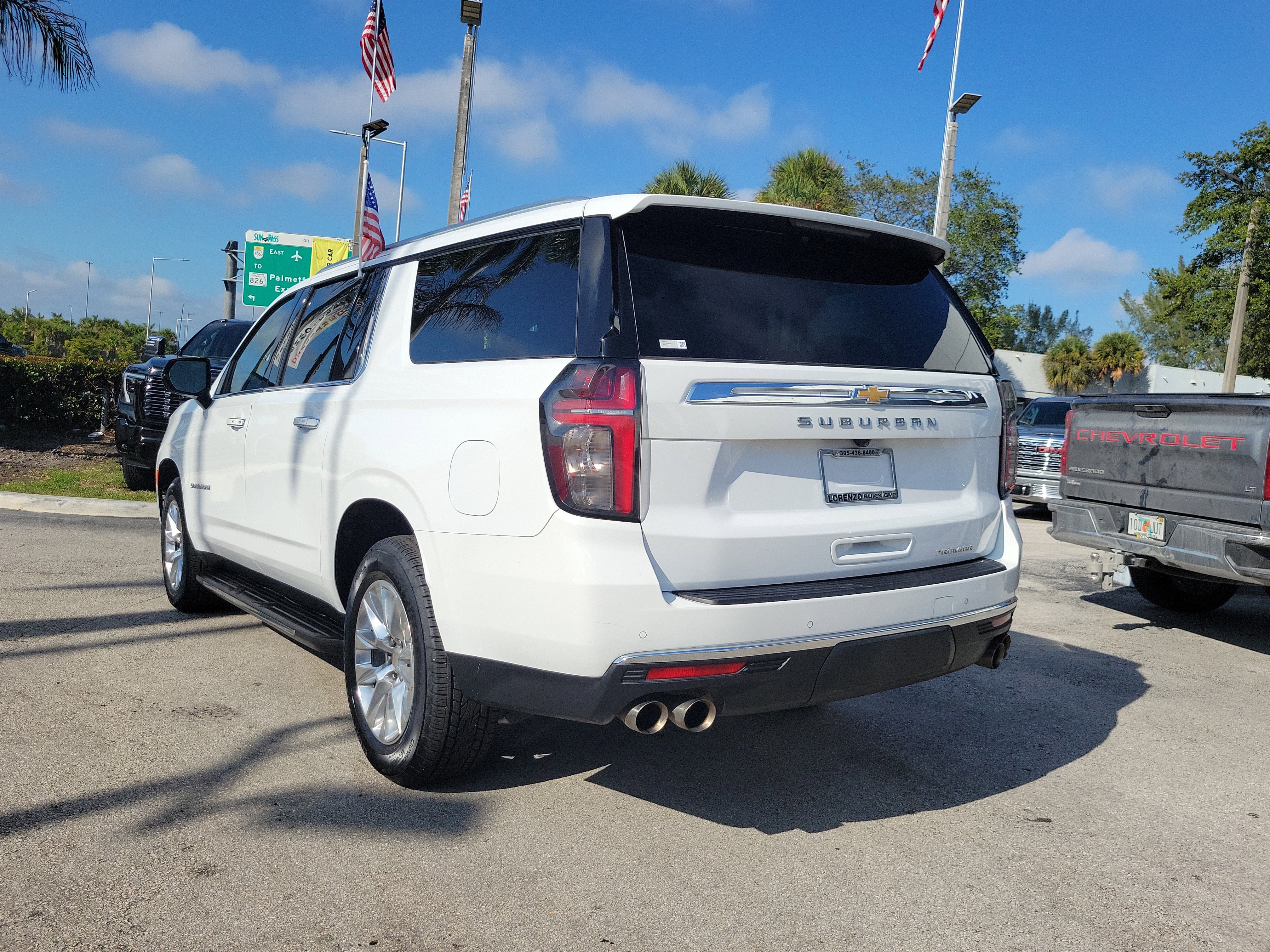 Used 2023 Chevrolet Suburban Premier image 7