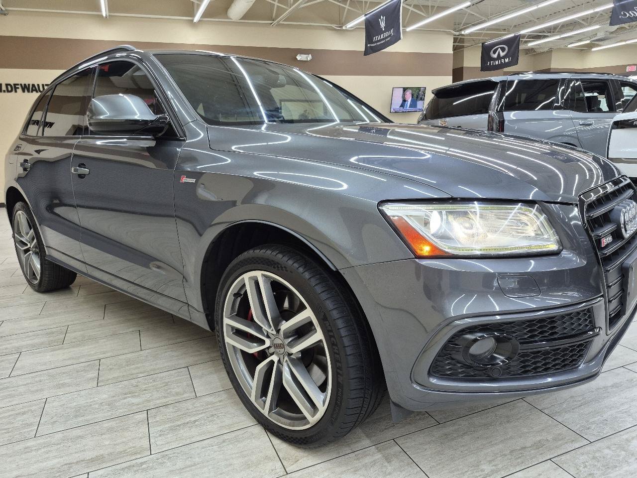 Used 2016 Audi SQ5 Premium Plus AWD/4WD image 12