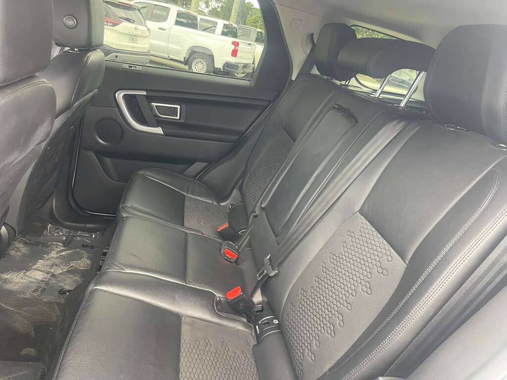 Used 2019 Land Rover Discovery Sport SE image 16