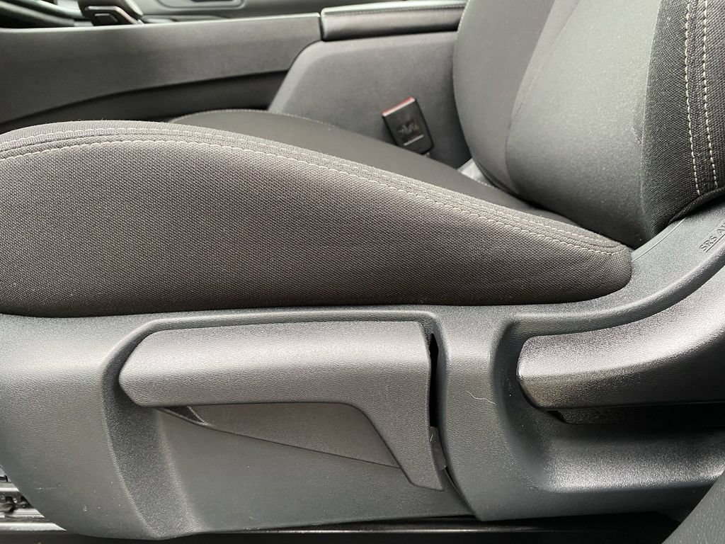 Used 2025 Nissan Rogue S FWD image 23