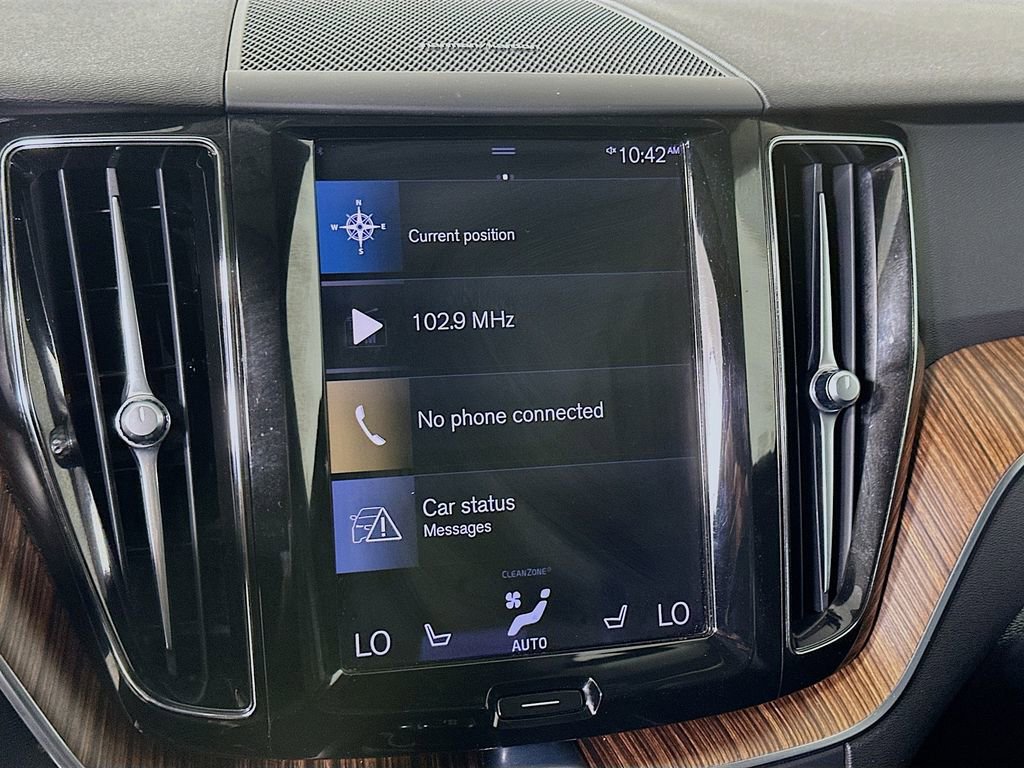 Used 2021 Volvo XC60 T5 Momentum w/ Premium Package image 13