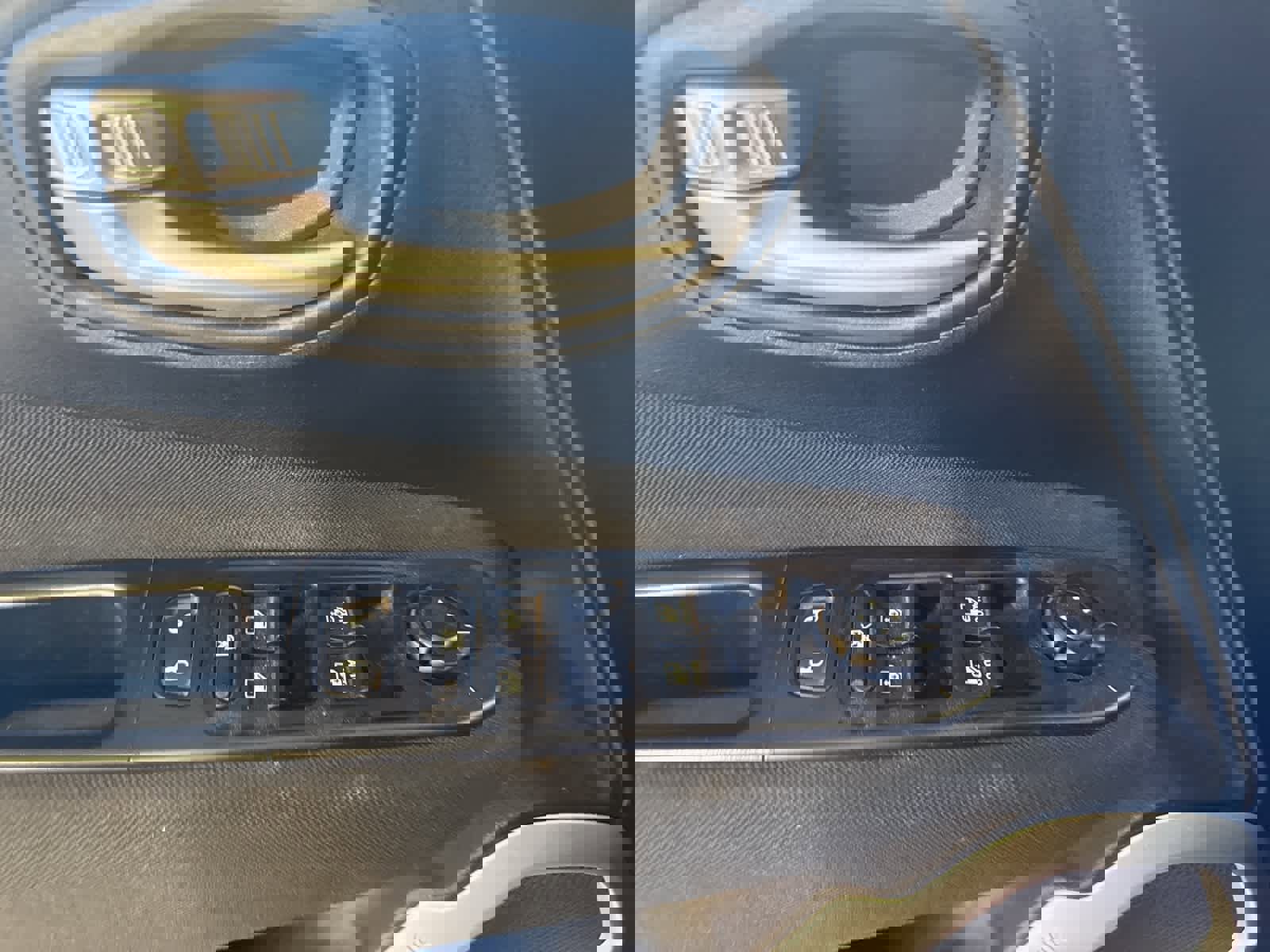 Used 2018 Jeep Renegade Sport w/ Power & Air Group image 19