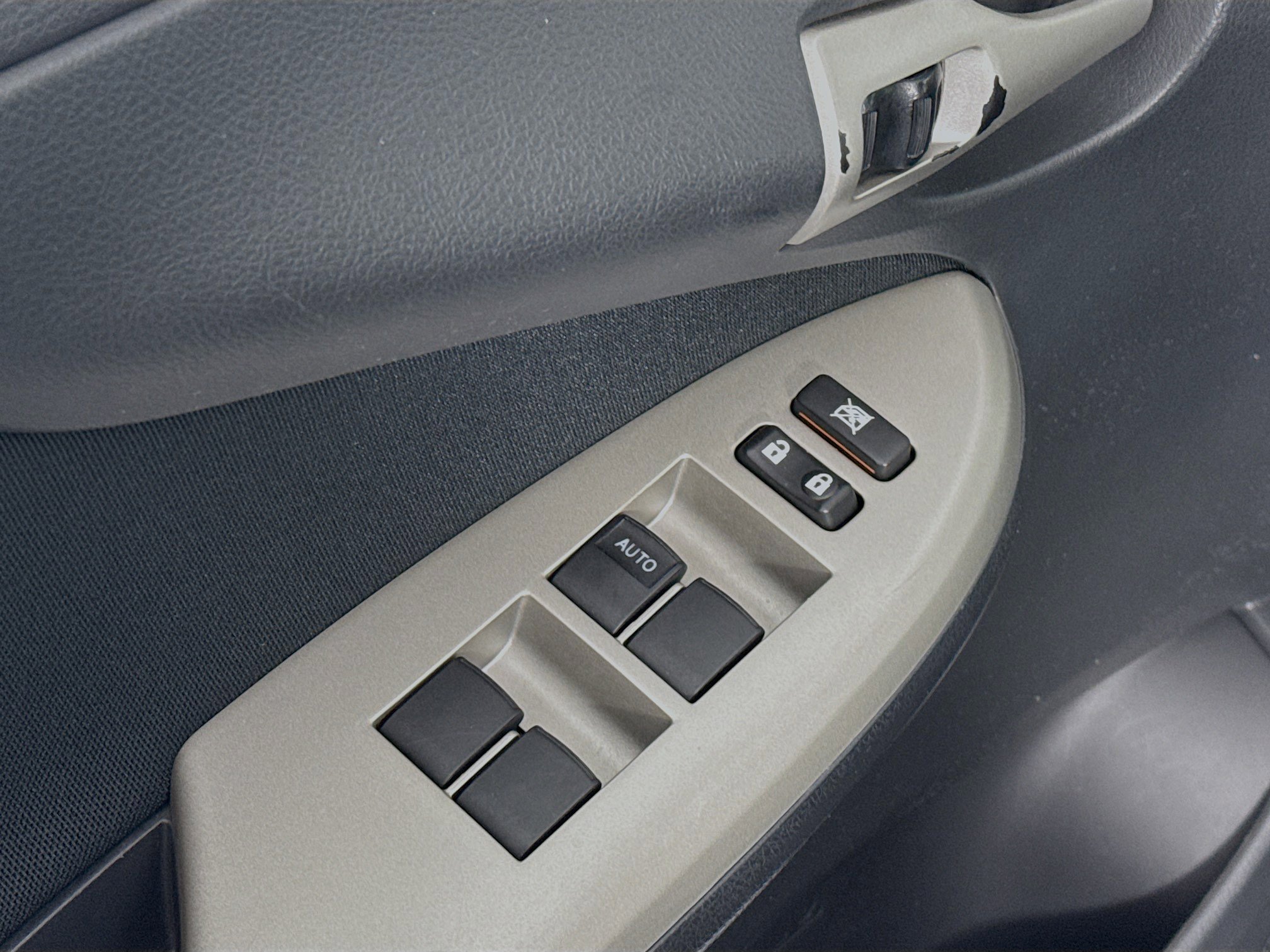 Used 2013 Toyota Corolla S image 16