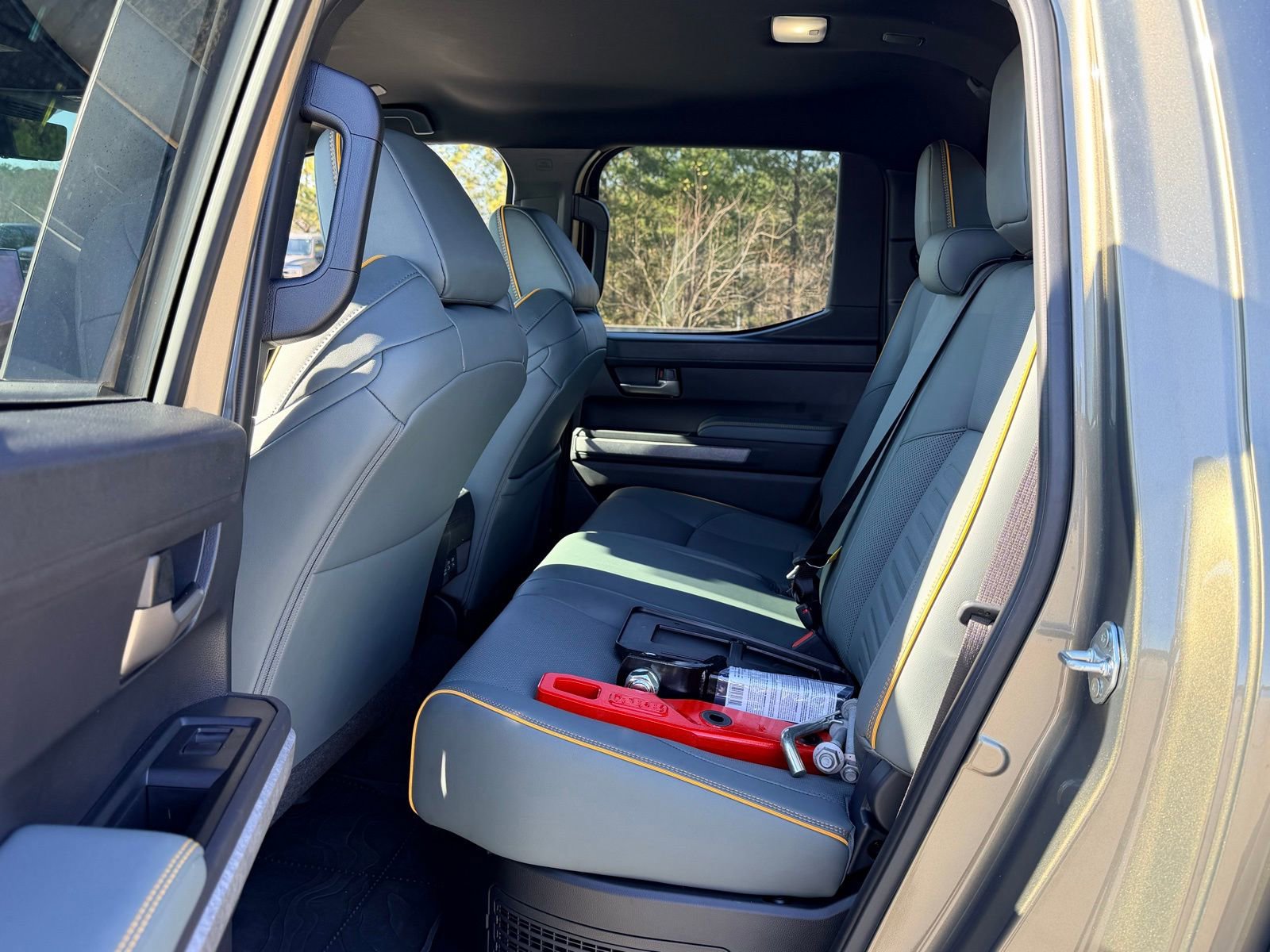 Used 2025 Toyota Tacoma Trailhunter AWD/4WD image 37